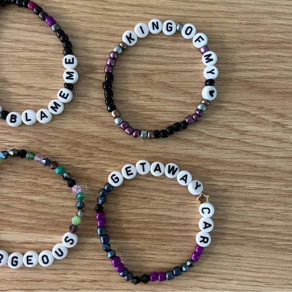 6 Taylor swift reputation friendship bracelets - Picture 3 of 4